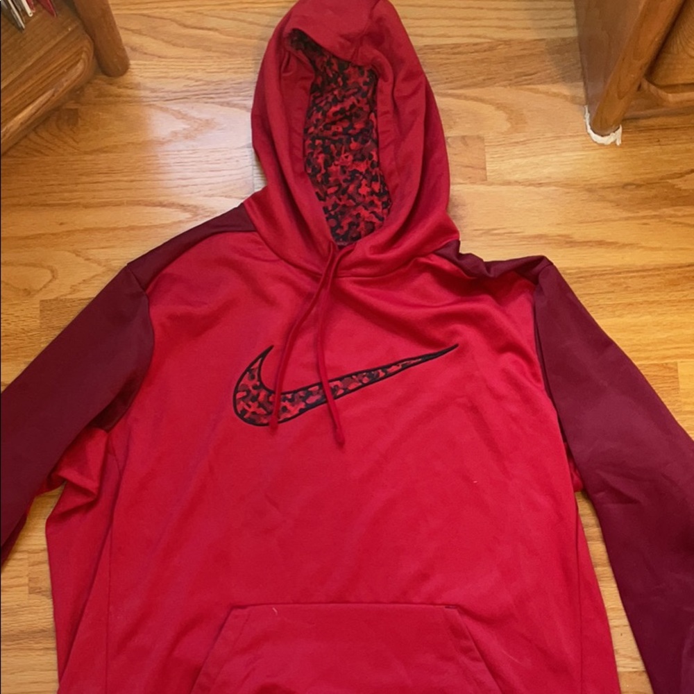 Nike Men’s Therma-Fit Hoodie